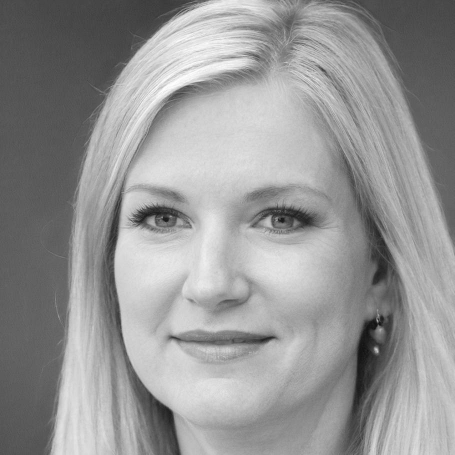 Evangeline Karter, Senior UI Design Instructor